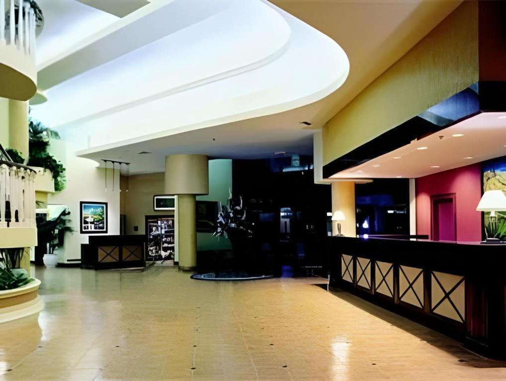 Ontario Gateway Hotel Buitenkant foto